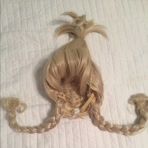 Cindy Lou Who wig